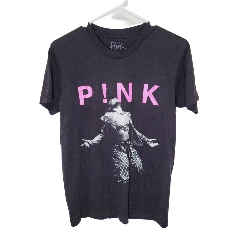 PINK 2023 Summer Carival Concert Black Graphic T-Shirt